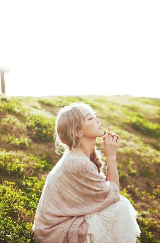 金泰妍最新專輯圖片揭秘，小巷深處的音樂寶藏與獨特風情