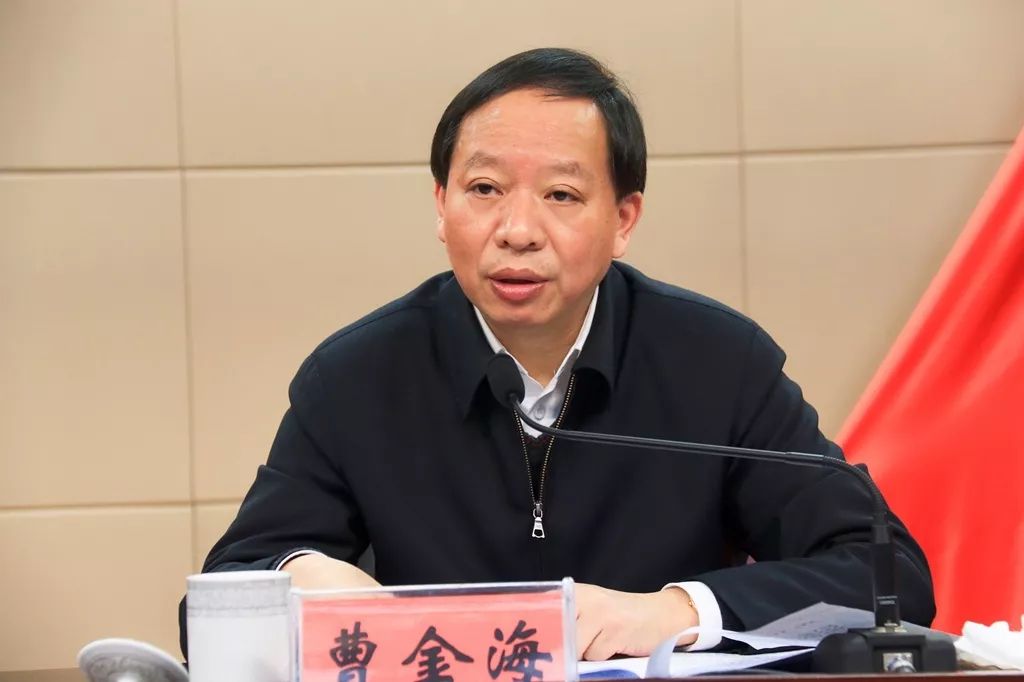 吳輝最新動(dòng)態(tài)，學(xué)習(xí)之光，自信與成就的力量展現(xiàn)風(fēng)采