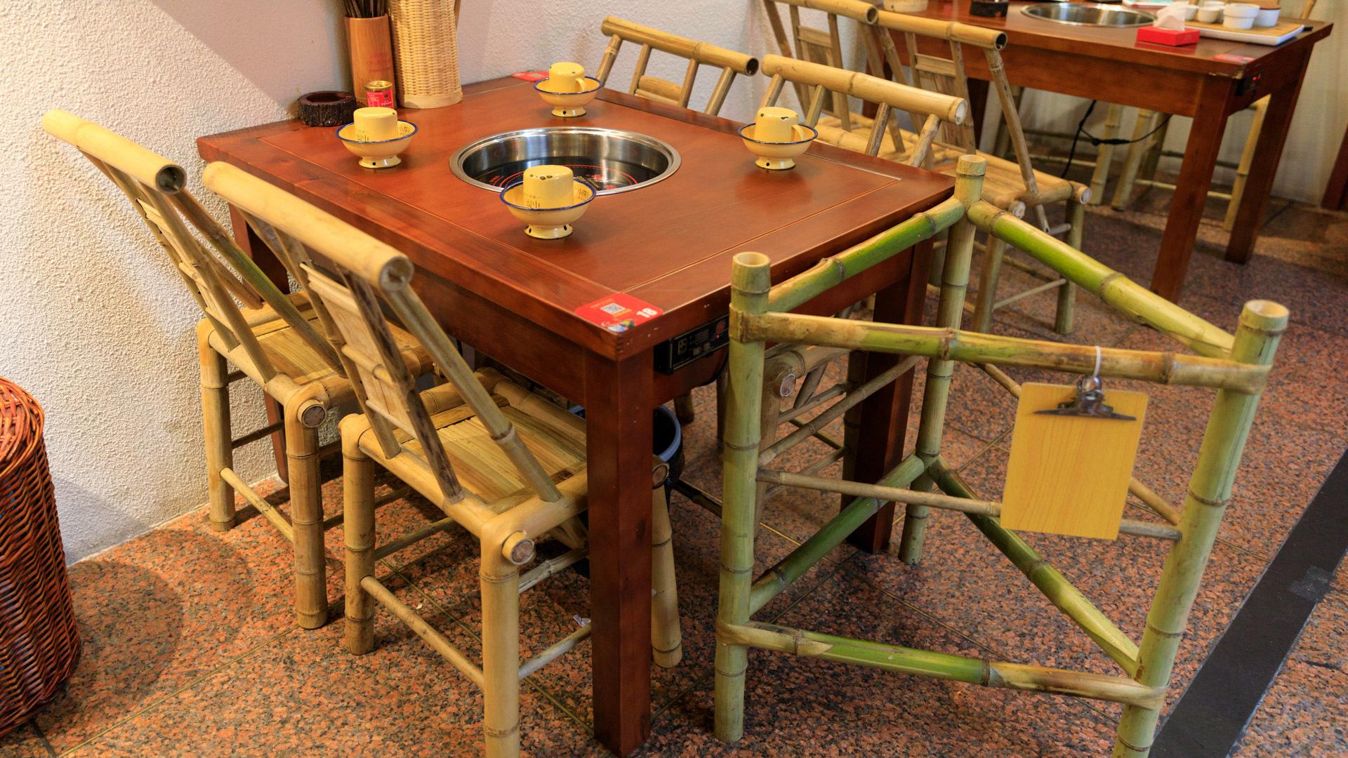 吃貨奔馳小哥，自信成長(zhǎng)與美食的勵(lì)志之旅最新視頻更新