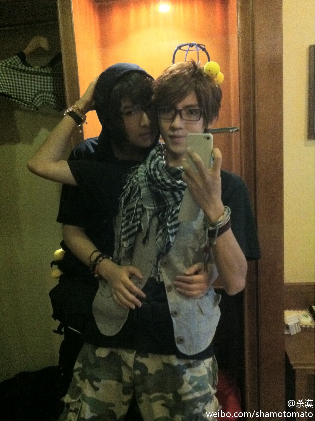 洛家俊與封蕭蕭最新科技產(chǎn)品介紹，智能生活的璀璨新星