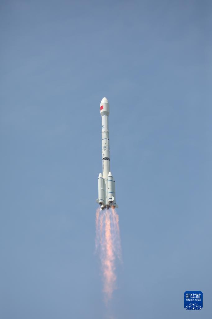 我國(guó)最新火箭發(fā)射，夢(mèng)想起航，直刺蒼穹