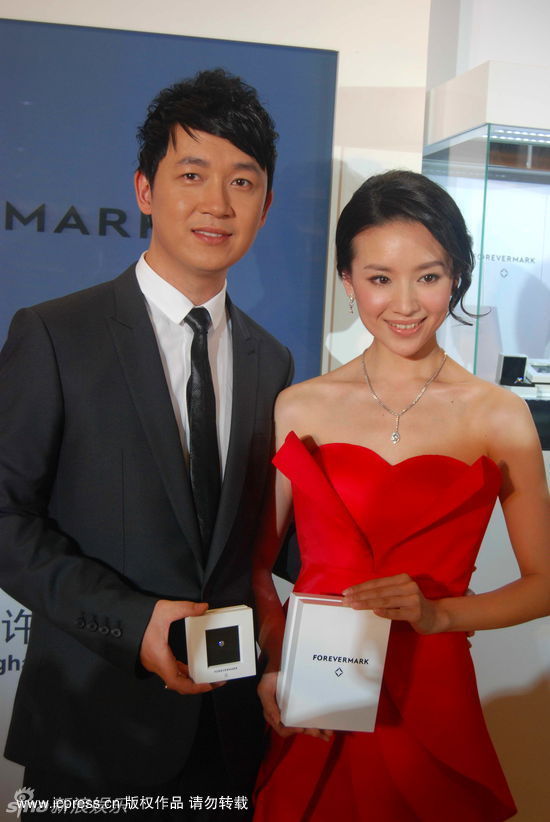 董潔2025最新動態(tài)，變化中的力量，閃耀星光的勵(lì)志之旅