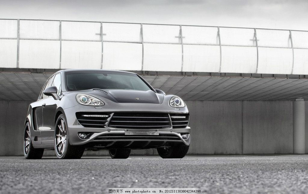 保時(shí)捷越野車最新圖片揭秘，小巷深處的探索秘境