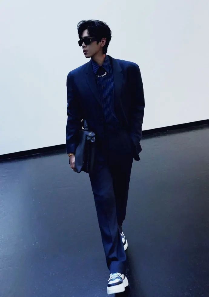 探索自然美景之旅，最新男生頭像與內心平和的追尋