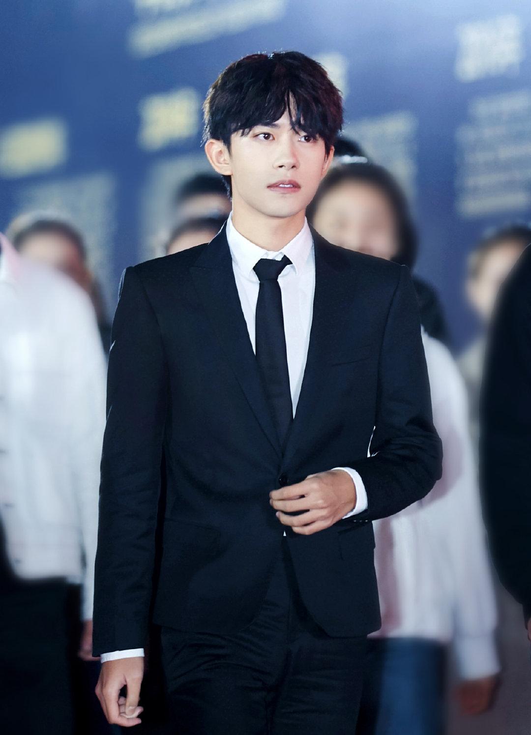 易烊千璽最新資訊，獲取最新動(dòng)態(tài)與技能學(xué)習(xí)的方法全解析