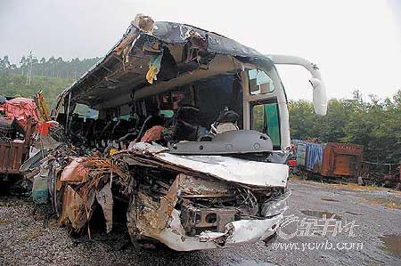 大客車(chē)車(chē)禍最新動(dòng)態(tài)，事故原因、救援進(jìn)展及預(yù)防措施全解析